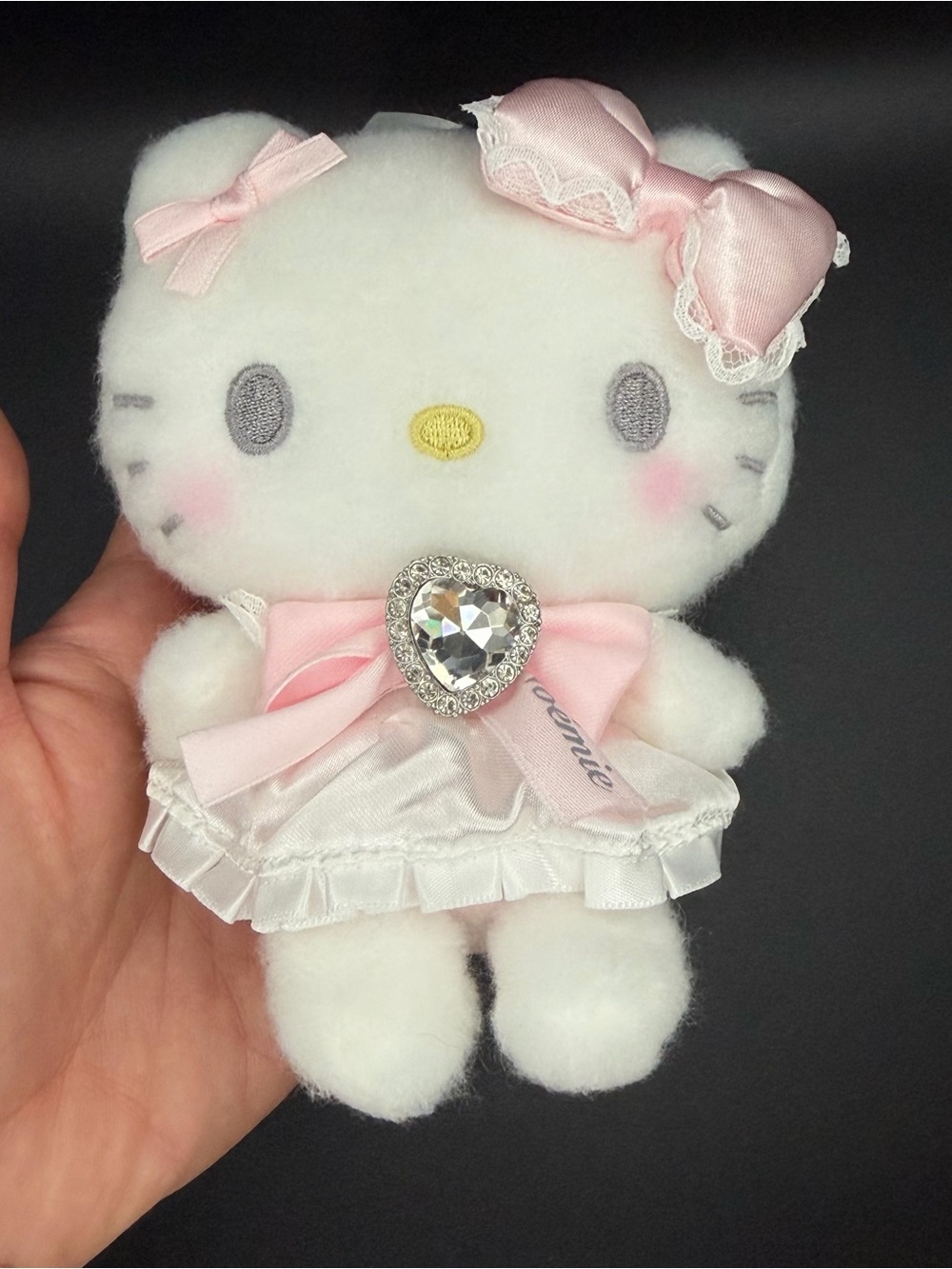 Sanrio X Noemie Hello Kitty plush/keychain - Picture 6 of 8